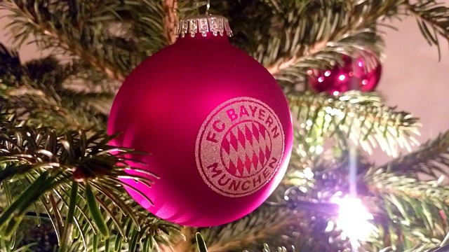 例如尽管她 例如尽管她